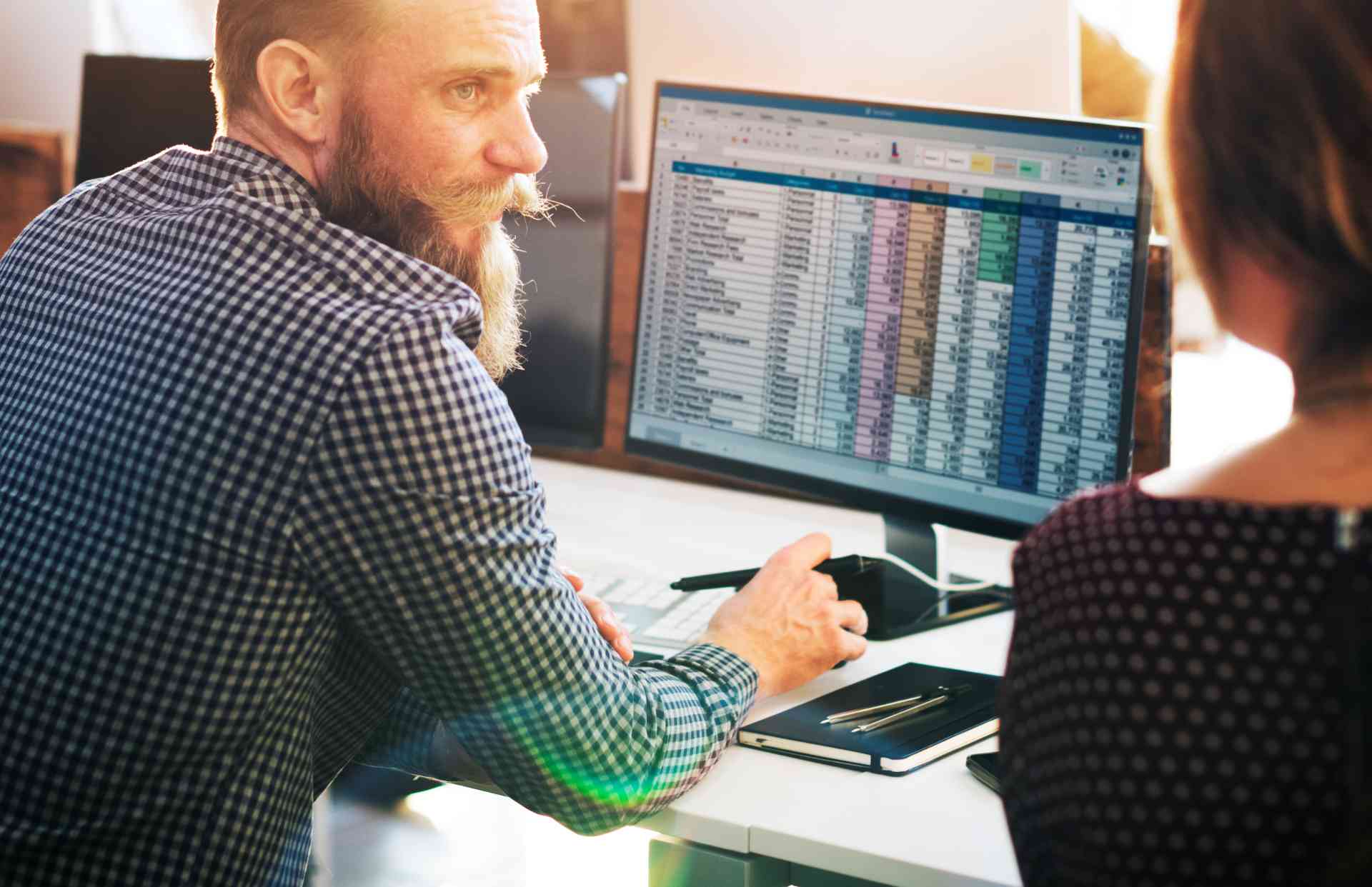 Business professionals working at computer in offi 2026 03 18 11 01 27 utc