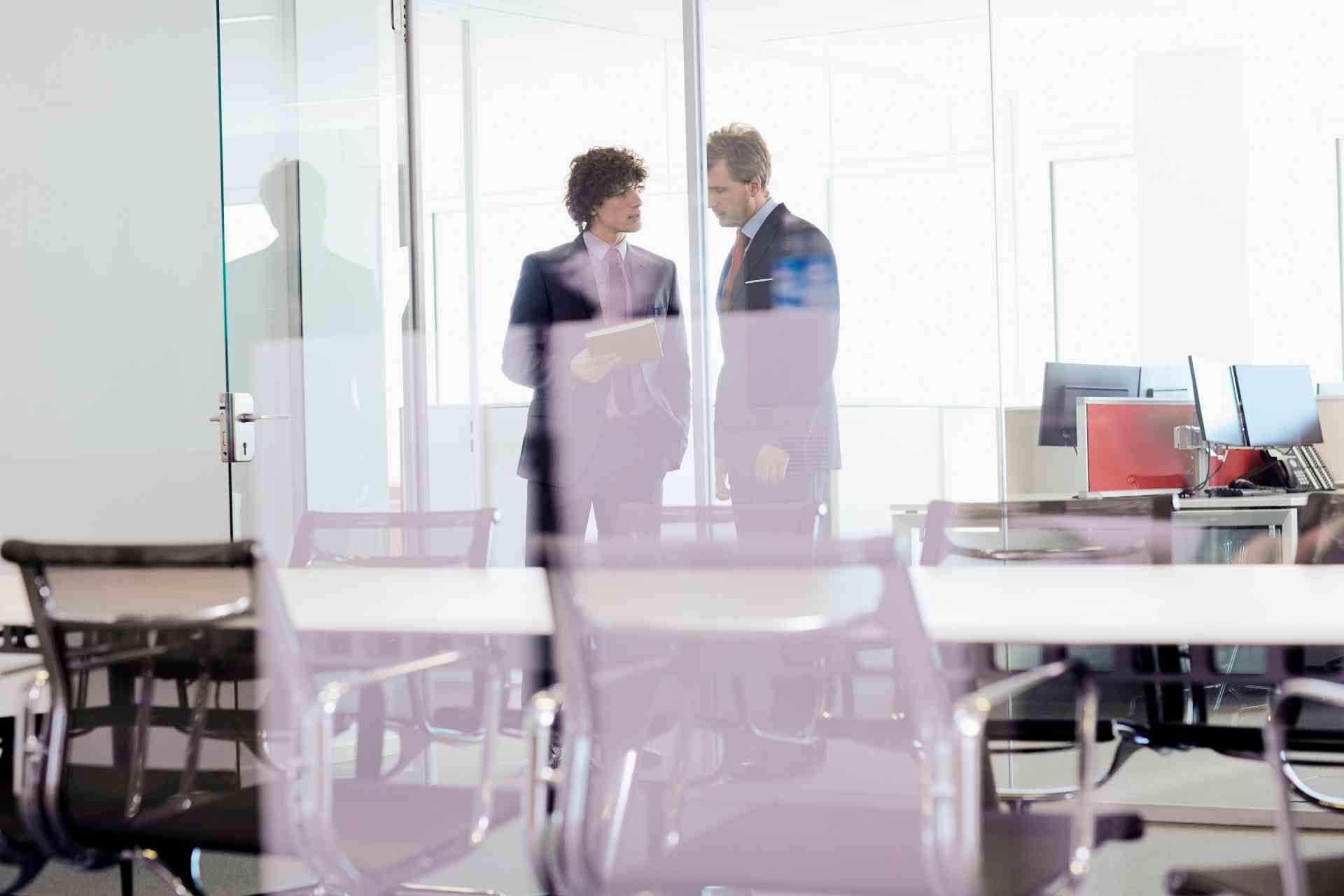 Businessmen discussing plans in a modern office se 2026 01 05 23 33 47 utc
