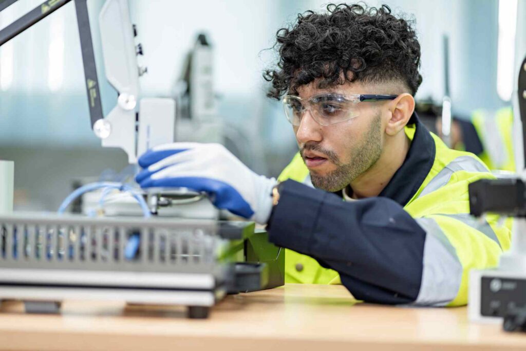 Focused man working in advanced manufacturing faci 2026 03 24 17 04 43 utc